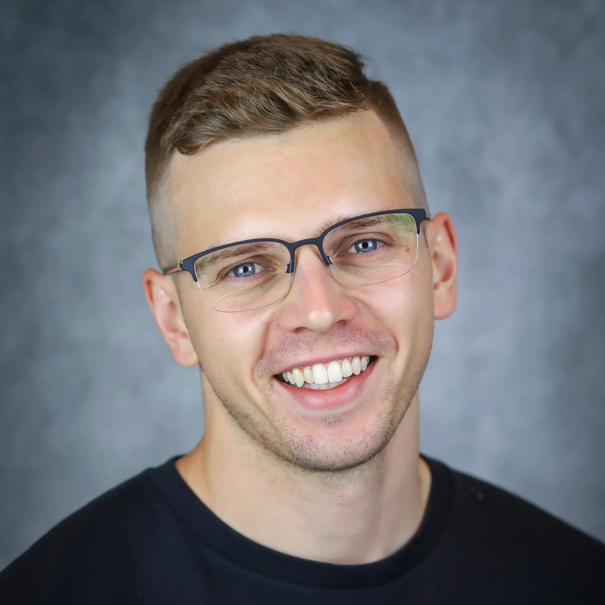 Headshot of Artem Alekhin